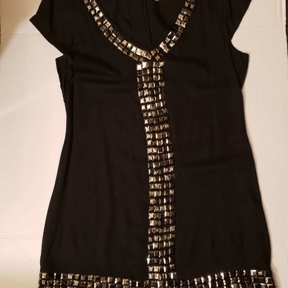 L8ter black V neck large rayon mini